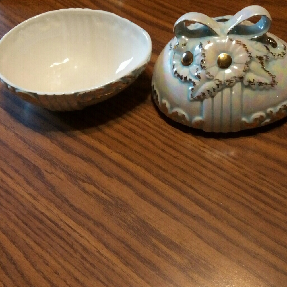 Ceramic egg dish